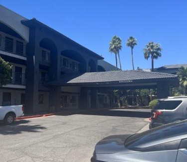 Phoenix Hotel | Ocotillo Apartments & Hotel