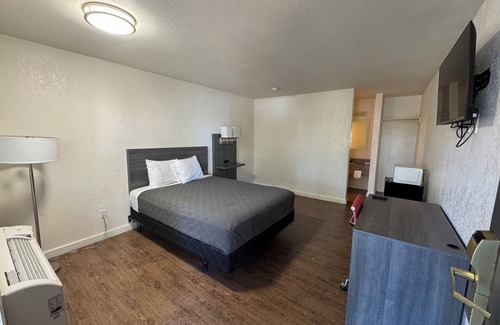 North Mountain Hotel | Ocotillo Apartments & Hotel