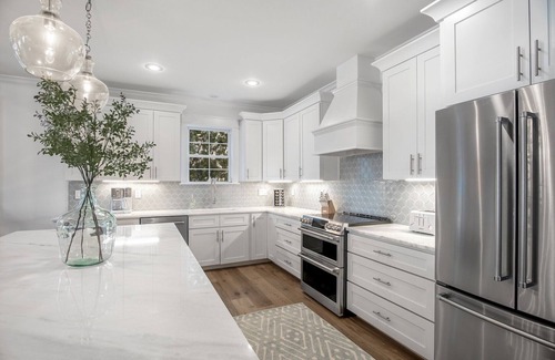 Crystal Beach House | Oct 9-12 Open! Gorgeous 6 Bed, Private Pool, Beach Service & 6 Seat Golf Cart!