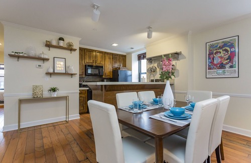 Downtown Nashville Condo | ❤️ of Downtown Condo: Free Parking + W/D. Near Church & 7th.