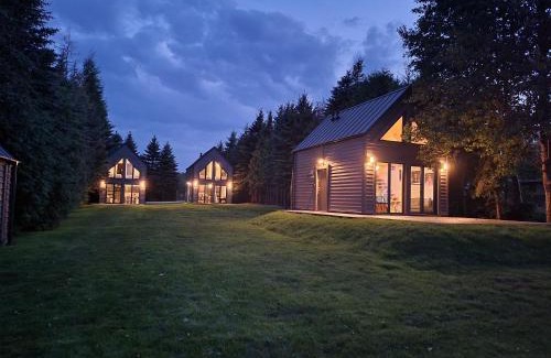 Rybno House | Okno Na Wodę- całoroczne domy z linią brzegową jeziora i sauną