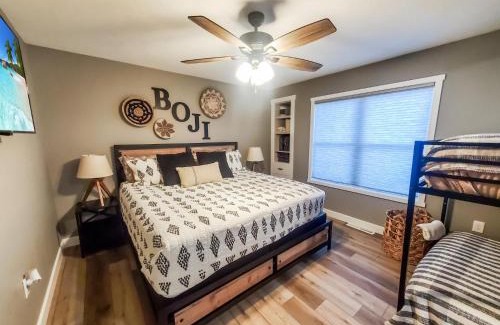Arnolds Park Villa | Okoboji BLUEtiful Cottage