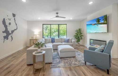 Arnolds Park House | Okoboji Lakeside Retreat in Arnolds Park