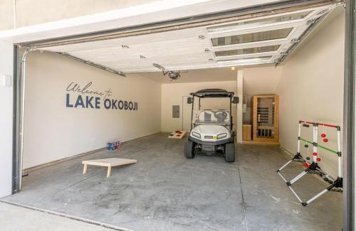 Arnolds Park House | Okoboji Lakeside Retreat in Arnolds Park