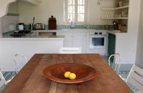 Carpentras Other | Old farmhouse with majestic view of the vineyards