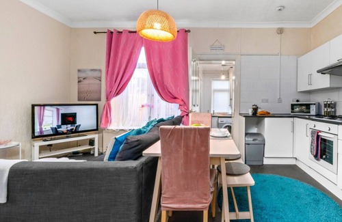 Bellshill Apartment | Old fashioned apartment in quiet location.