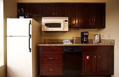 Old Town West Resort | Old Town Alexandria Vacation Resort!