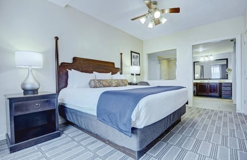 Old Town West Resort | Old Town Alexandria Vacation Resort!