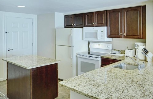 Old Town West Resort | Old Town Alexandria Vacation Resort!