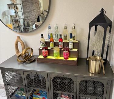 Monte Vivienda Apartment | (Old Town) Downtown Scottsdale Oasis
