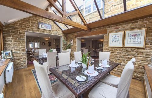 Lyddington Hotel | Old White Hart