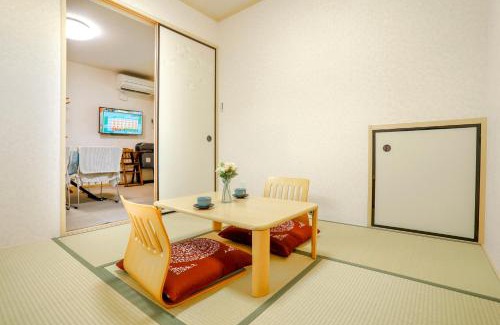 Higashinari Apartment | Olina's House