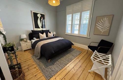 Quarry Hill House | Olinda Cottage - CBD Bendigo with city views