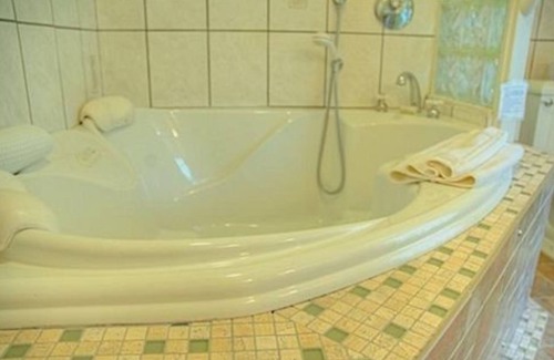 West Washington Bed & Breakfast | Oliver Inn Bed and Breakfast