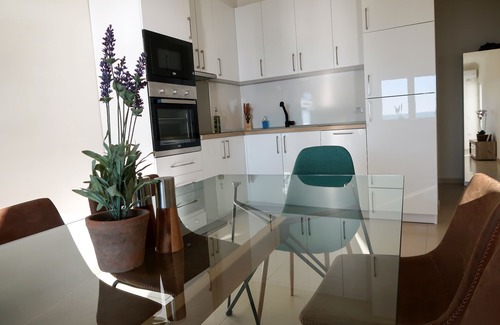 Vlore Apartment | On the Beach (literally) stylish AP with free P
