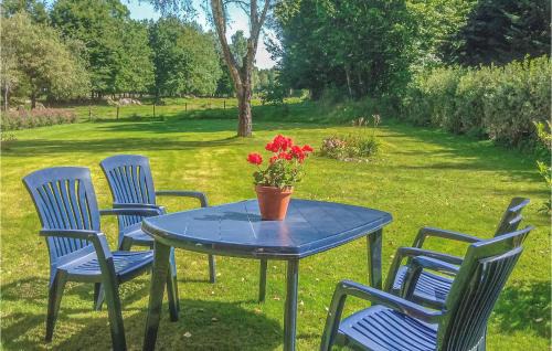 Roke House | One-Bedroom Holiday Home In Roke