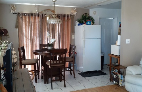 Flagler Beach Cottage | One Block Away from the Beautiful Coquina Shelled Beach No 883711