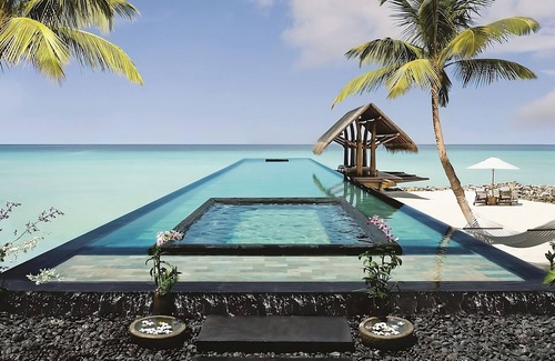 Reethi Rah Hotel | One&Only Reethi Rah, Water Villa King Pool!