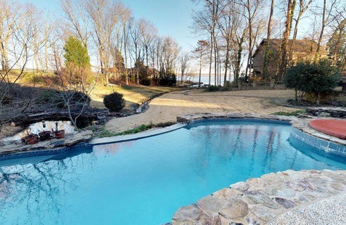 Counce House | Open Lakefront Floorplan With Infinity Pool, Hot Tub, Sauna, Game Room