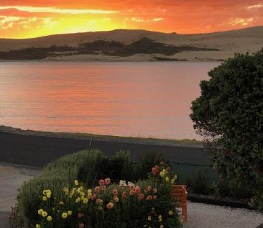 Opononi Hotel | Opononi Lighthouse Motel