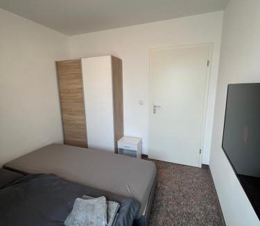 Oberhavel Apartment | Oranienburg Unterkunft max 5P mit Garten