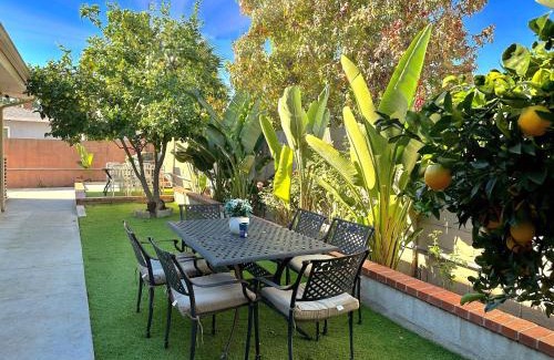 Southwest Anaheim Villa | Orchard Villa Disneyland 5 Bedroom Pool Home Spa