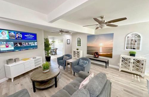 Southwest Anaheim Villa | Orchard Villa Disneyland 5 Bedroom Pool Home Spa