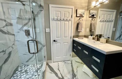 Southwest Anaheim Villa | Orchard Villa Disneyland 5 Bedroom Pool Home Spa