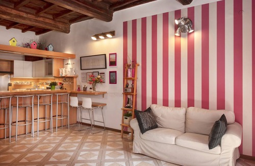 Navona Apartment | Orchid Apartment - charming apartment in the center of Rome