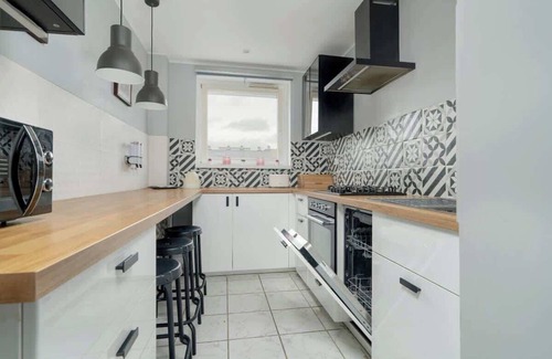 Nowe Miasto Apartment | Os. Rusa 22 | Family Apartment | Balcony