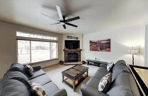 Bear Hollow Village House | Oslo Lane Ski Townhouse