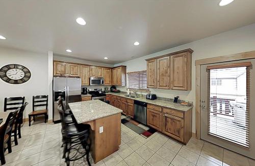 Bear Hollow Village House | Oslo Lane Ski Townhouse