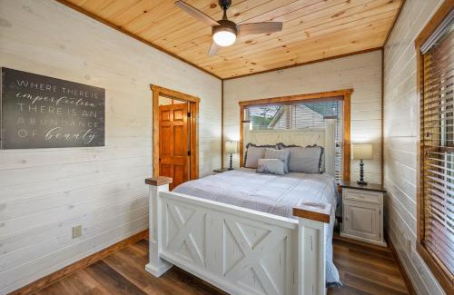 Pigeon Forge House | Osprey Nest Cottage Modern New Cabin