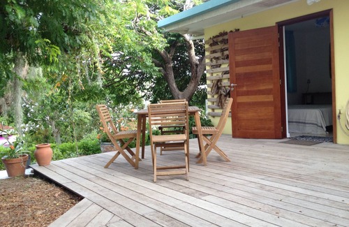 Noumea Apartment | Ouemoplage Araucaria independent studio in a villa