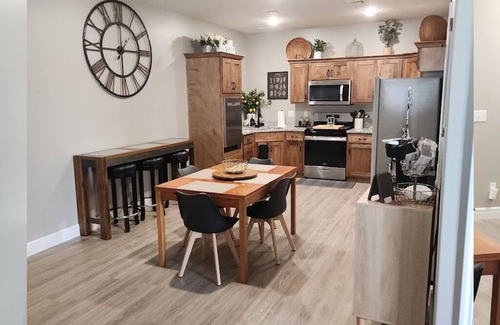 Junction City House | "OurRetreat" Awaits You - In Spring Valley near Milford Lake, Fort Riley and KSU