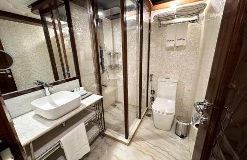 Dubai Marina Boat Rental | Overnight Super Yacht - Orchid