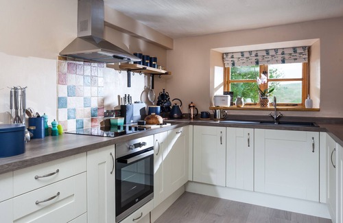 Caio Cottage | Owl Cottage is a charming Rural Retreat located on a Welsh Hillside close to the Brecon Beacons.