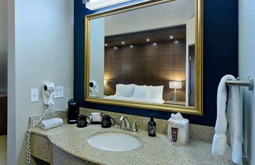 Riverside Hotel | Oxford Suites Downtown Spokane