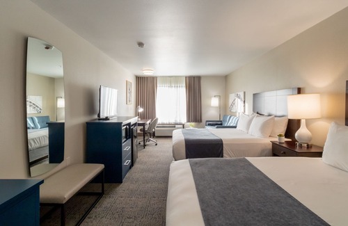 Hayden Island Hotel | Oxford Suites Portland - Jantzen Beach