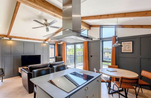 Saintbury Ski Chalet | Oxhill Lodge Premier