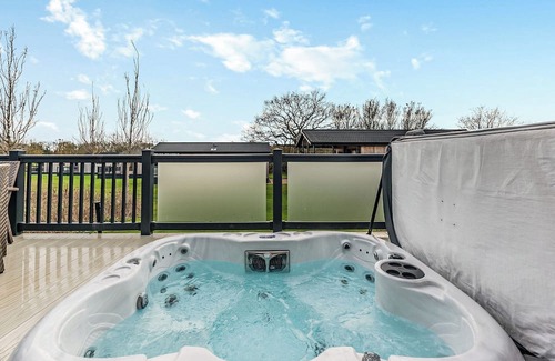 Saintbury Ski Chalet | Oxhill Lodge Premier