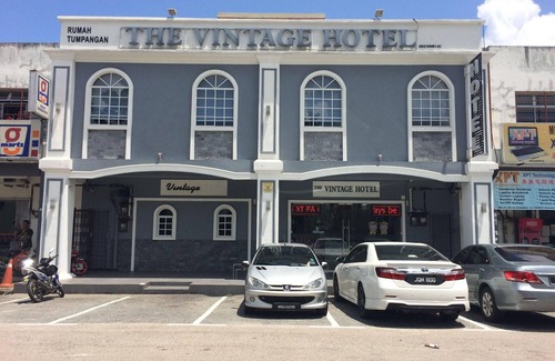 Gelang Patah Hotel | OYO 596 the Vintage Hotel
