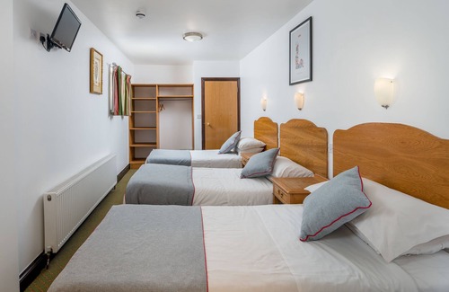 Shepherd's Bush Hotel | OYO Abbey Hotel, London Shepherd's Bush Market