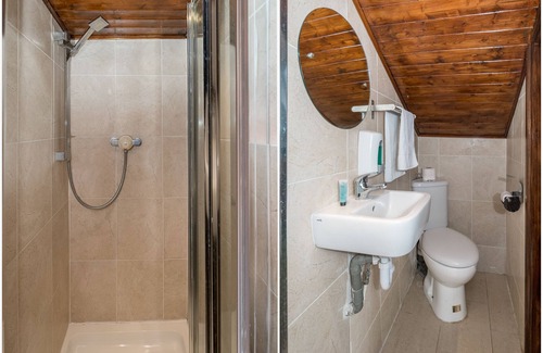 Shepherd's Bush Hotel | OYO Abbey Hotel, London Shepherd's Bush Market