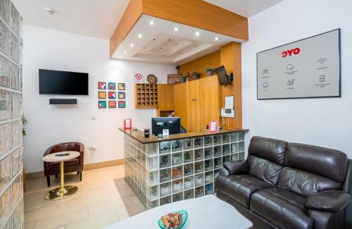 Shepherd's Bush Hotel | OYO Abbey Hotel, London Shepherd's Bush Market