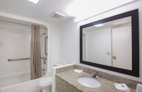 Broadmoor Hotel | OYO Hotel Baton Rouge East I-12 Louisiana