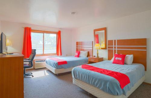 Redwood Falls Hotel | OYO Hotel Redwood Falls near Jackpot Casino