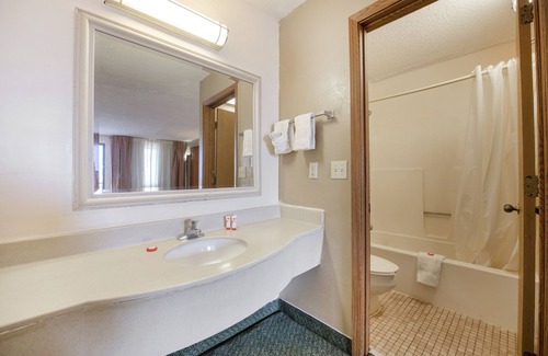 Tulsa Hotel | OYO Hotel Tulsa International Airport