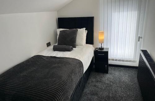 Scunthorpe Hotel | OYO The Avenue