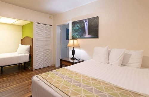 Western Honolulu Hotel | Pacific Marina Inn Airport Hotel